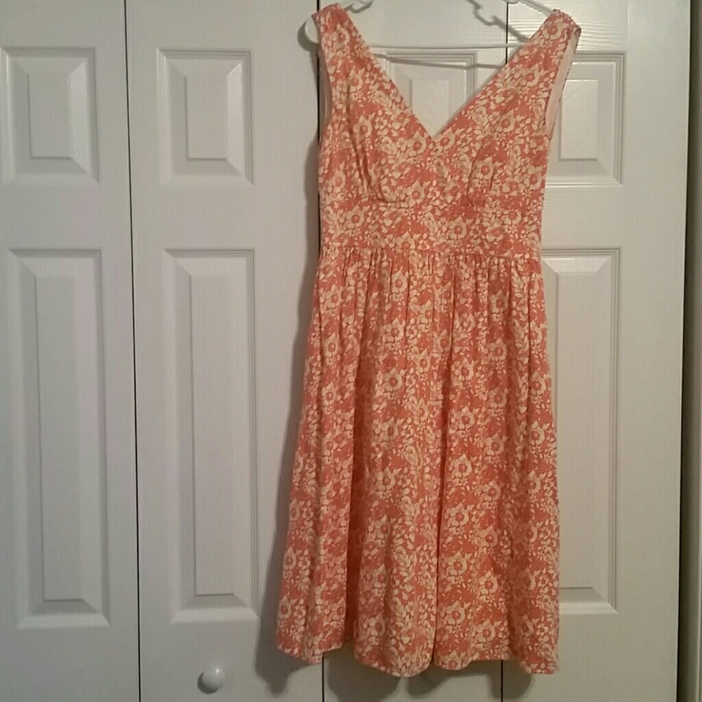 Sz 2 liz Claiborne orange/white flare floral dress